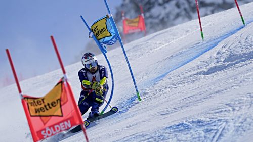 Giant-slalomists relay in Val Senales, last day for girls with the parallel