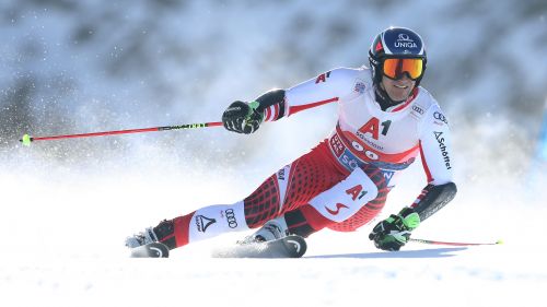 For Matthias Mayer there is pain after joy: he falls in training at Vail, a problem with his left hip