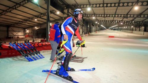 Italian slalom players in the snowhall of Amneville together with their French colleagues led by Muffat-Jeandet