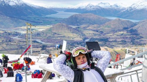 Seasonal debut postponed by Roberto Nani: a female giant Coronet Peak with a Robinson ... spatial