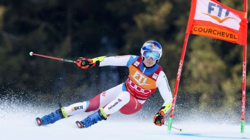 Odermatt says goodbye: five in the giant of the finals, Braathen and Meillard on the podium