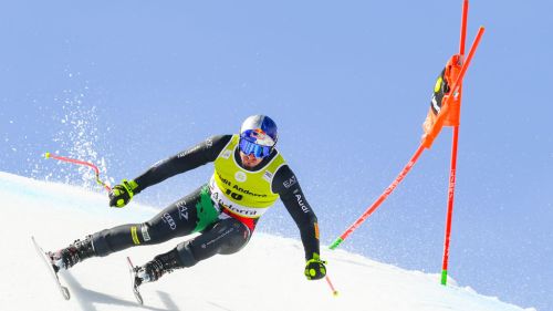 Goggia e un altro podio: Sofia è seconda dietro a Stuhec prima di... alzare la coppa!