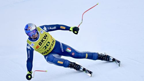 Race against time on the Lauberhorn: you risk the start over the jump of the Hundschopf