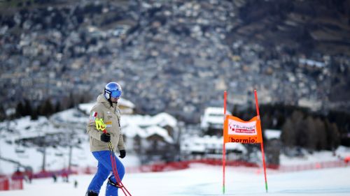 Bib number 11 for Paris in the first test on his Stelvio: in Bormio the jet men start again
