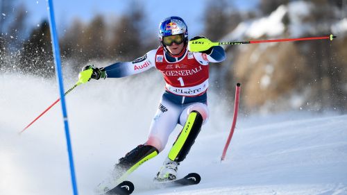 Alexis Pinturault is back on track after 2 months in Les Deux Alpes. And Grange becomes a dad ...