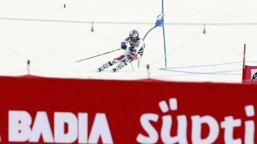 In the storm of Alta Badia, Nestvold-Haugen leads the first in front of Odermatt and Pinturault