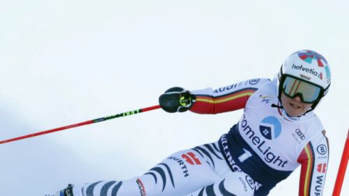LIVE from Killington for a 2nd chilly run: Bassino in front in the giant sprint, behind are all ...
