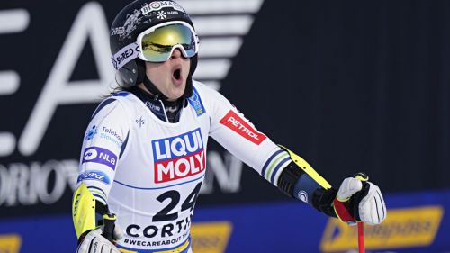 Fears for Tina Robnik's knee confirmed: tibial plateau fracture, 3-4 months stop