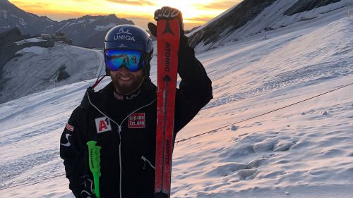 Marco Schwarz is already on skis six months after the surgery: the return to Saas Fee, Kristoffersen also resumed the activity
