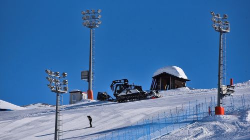 In Sestriere everything is ready for the return of the World Cup: a very rich Saturday, not only on the track