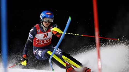 Shiffrin per l'83esima, ma serve rimontare Vlhova: che sfida a Flachau, alle 20.45 si riparte