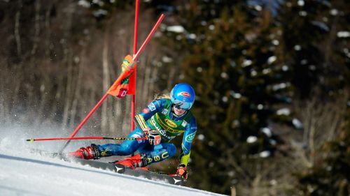 Shiffrin is reborn in Courchevel and reaches Hirscher: Brignone on the podium, but what a blue joke ...