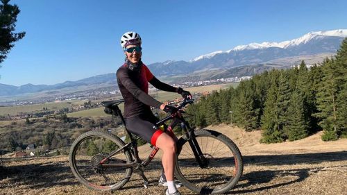 Petra Vlhova continues to train on a mountain bike after putting on her skis ... in the cellar