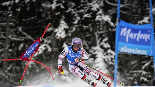 Blue down from the podium on the "Erta": the giant of Kronplatz speaks Swiss with Michelle Gisin