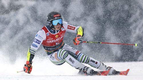 Kranjec dominates in the storm of Santa Caterina, then Odermatt and Pinturault. Distant blues