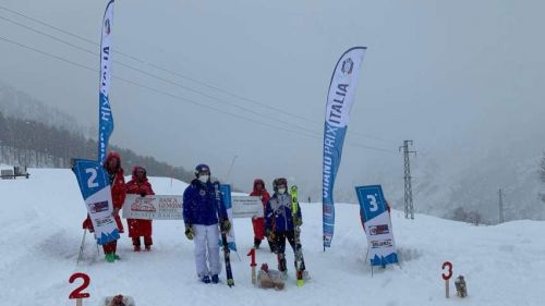 In Gressoney-La-Trinité the FIS slalom rewards Perruchon and Lorenzi, stage of the Italian GP in Steinmair and Sinigoi