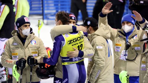 The blues celebrate Vinatzer and smile (apart from Gross). Moelgg: "I'll go back there"
