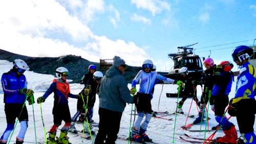 Bachmann Institute, the case related to the exclusion of the ski club explodes: the reaction of the parents of the children