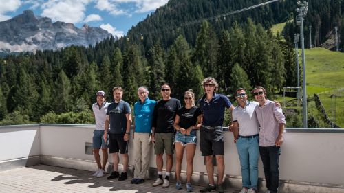 "Summer meeting" at the foot of the Gran Risa, we work on the two giants of 18-19 December in Alta Badia