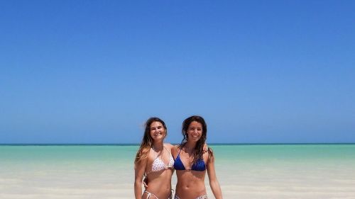 Blue holidays: Bassino and Pirovano in Mexico, Goggia in Cuba, but also the heat of Spain