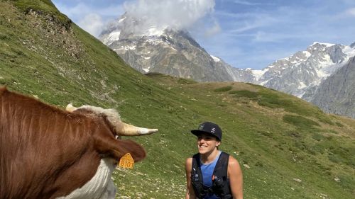 Brignone between relaxation, the return to Cervinia and ... the school desks: Fede becomes "SuperB" for Comix
