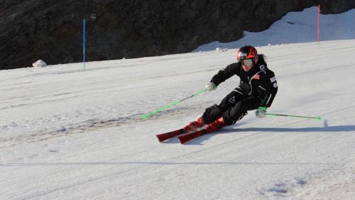 Twelve months later, Stephanie Brunner sees the snow again: first training sessions for the Austrian gigantist