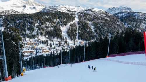 Everything is ready for the big 3Tre show: what a night for the Campiglio slalom