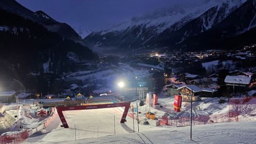 LIVE from Chamonix for the second slalom: another battle on the "Verte" between rain and salt