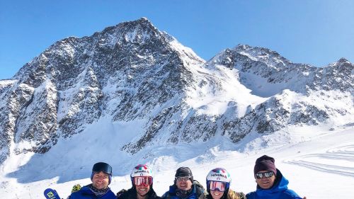 Rettenbach perfect, skiing on the slopes for girls on Friday. And Bassino is on the ball ...