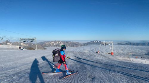 Western Alps Committee, the children's work on the snow begins in Les Deux Alpes