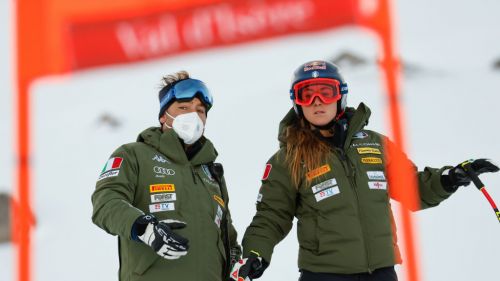 LIVE from Val d''Isère: the fourth female super-g starts at 11.00, then blue favorites ... Shiffrin