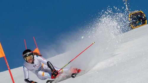 Family Easter (on skis ...) for Goggia and Brignone. The excellent work session in Livigno continues