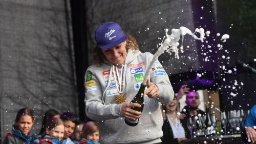Ilka Stuhec speaks to fans in Maribor: "Turbulent period, but I'm ready to come back again"