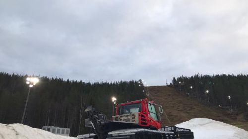 The Swiss organizers announce en bloc: "Competitions without an audience". Levi receives the ok from the government