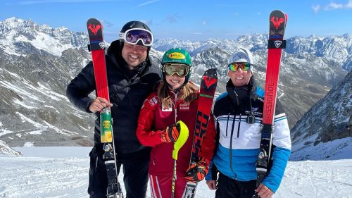 Liensberger still at work in Soelden with Magoni. And the former Ledecka skiman is on the staff