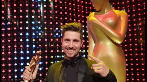 Hirscher wins the prize for the television moment of the year and announces: "I am ready to continue"