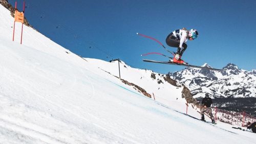 Shiffrin, speed show at Mammoth Mountain. New for Eva-Maria Brem: she signed with Atomic