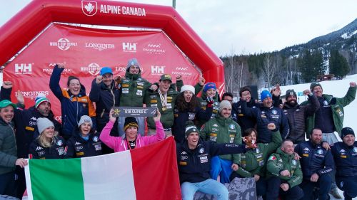 At the World Cup jr it's up to the team event, Italy tries with Sola, Belfrond, Della Vite and Di Paolo