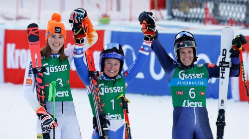 Goggia at -93 from Shiffrin, but it is Vlhova who can now earn a lot. In giant ... what a fight!