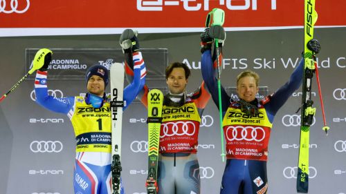 The double red bib of Foss-Solevaag and Jakobsen, Razzoli best blue and Vinatzer still far from the top 7