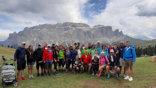 The best fan club on the Saslong? For the third year, Val Gardena rewards Otmar Striedinger's fans