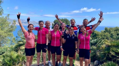 And where does Switzerland train? In the heat of Majorca between bicycle and ... yoga!