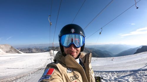 On the "Stelvio" of Paris nine blue on the track. And there could also be the debut of Pietro Zazzi