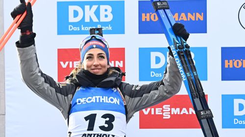 Lisa Vittozzi leader di Coppa nella 15 km e terza, a 170 punti da Julia Simon, in classifica generale