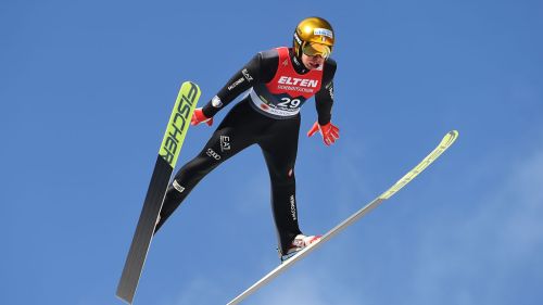 Via al Grand Prix di combinata nordica nella notte di