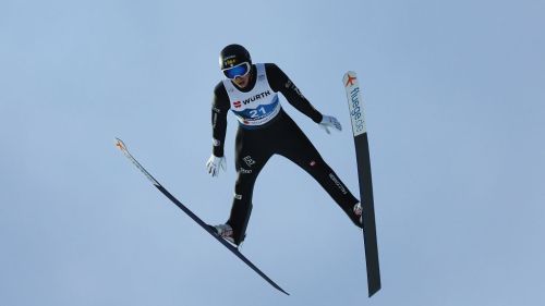 I tre tenori fanno impazzire Innsbruck: Kraft batte Hoerl e Tschofenig in una Tournée dei 4 trampolini sempre più austriaca