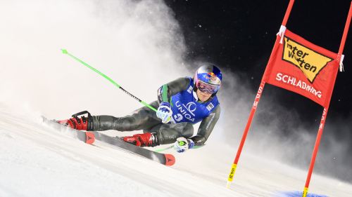 Alle 20.45 la ripartenza sul 'vetro' della Planai: Odermatt furia da rimont, Vinatzer, Borsotti e Talacci per l'Italia