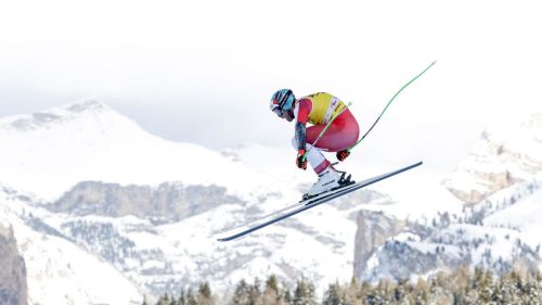 Altra sfida tiratissima nel super-g