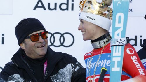C'è Alberto Tomba ad incoronare la regina Lara, sempre più vicina a Shiffrin. Per Mikaela... fiducia verso Soldeu