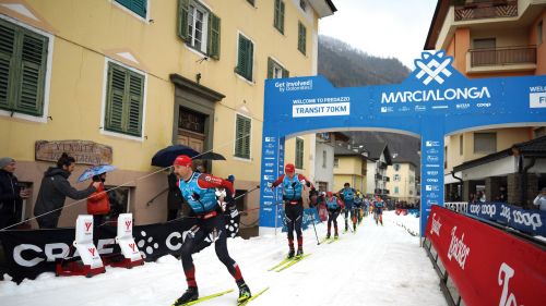 Lampo di Schumacher nella prima storica heat mass start 5 km TL di Dobbiaco. Pellegrino tallona Klaebo